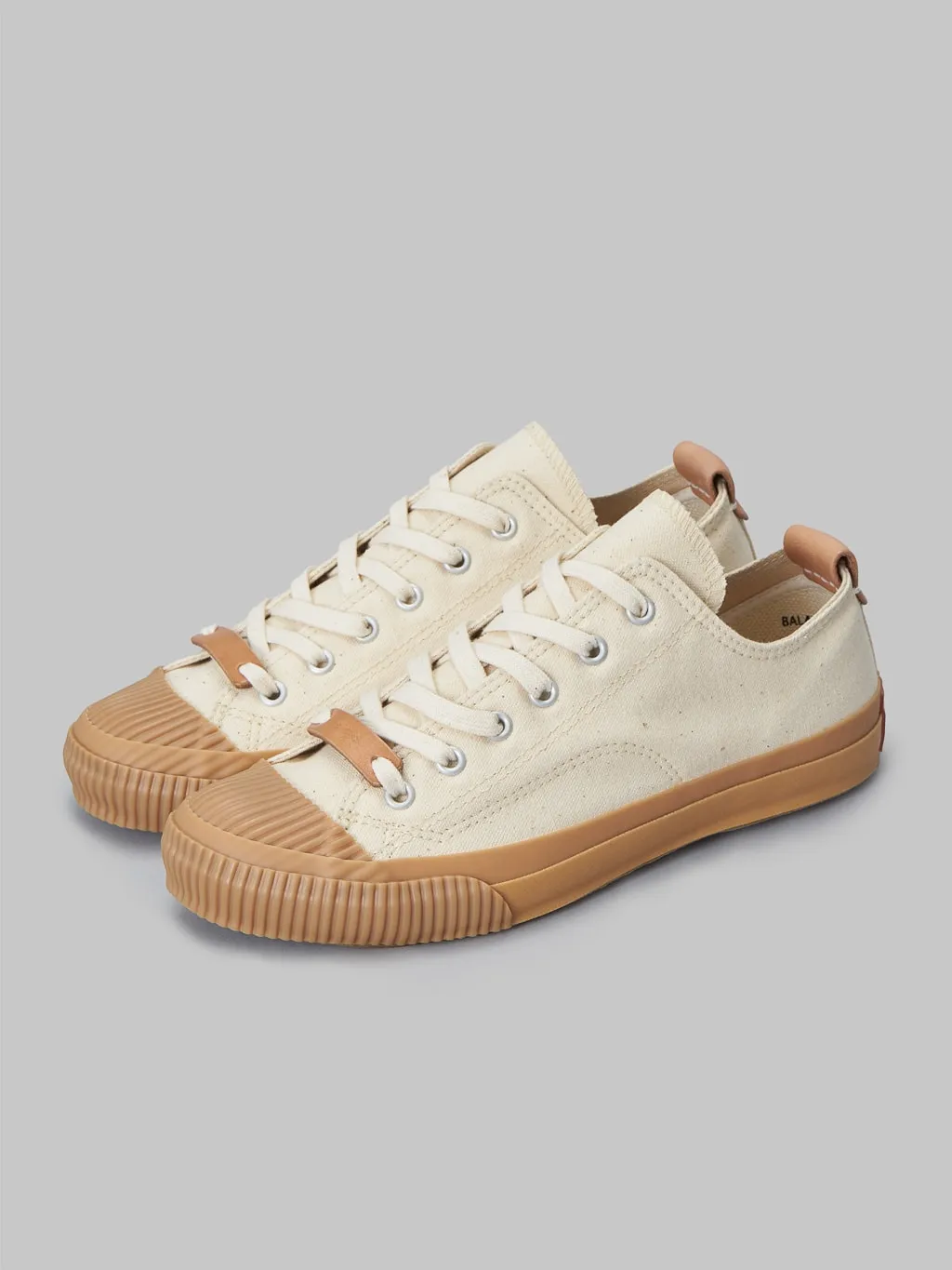 Pras Kinari/Gum Leather Low Top Sneakers with Pull Strap – Shellcap Design